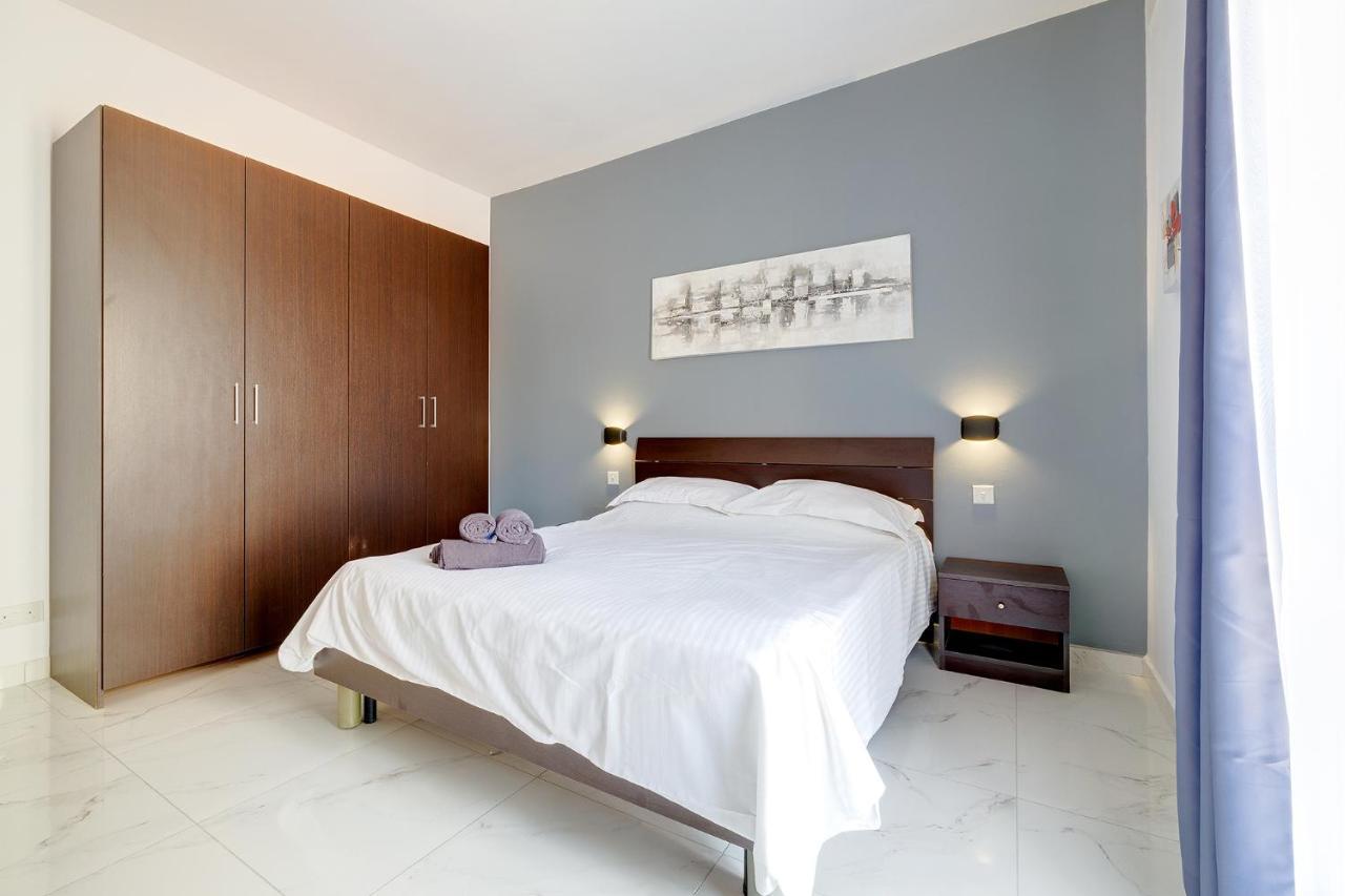 Idyllic Apartment Steps From The Promenade Sliema Exterior foto
