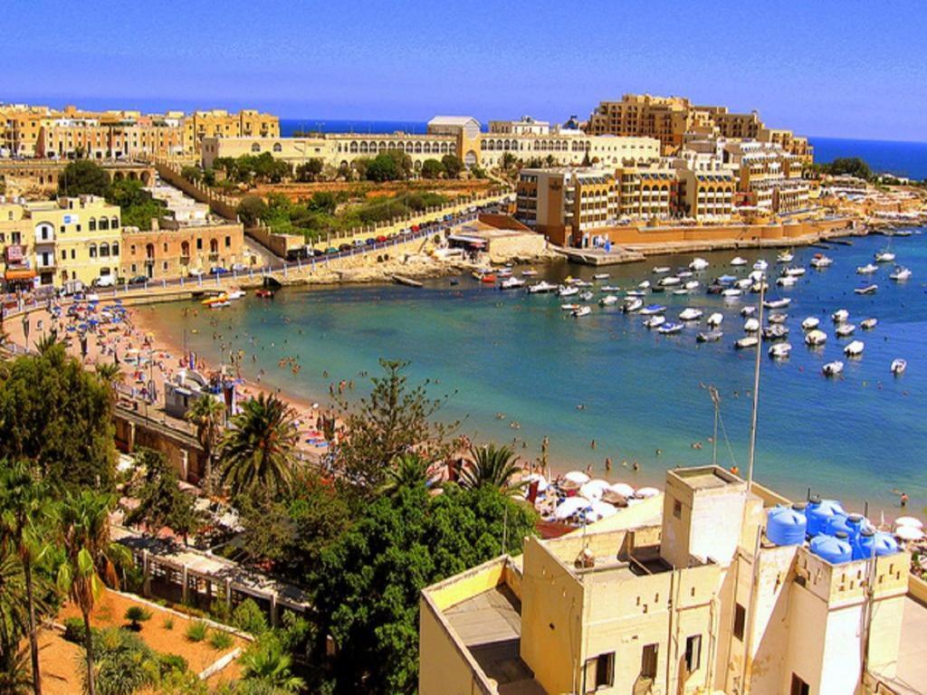 Idyllic Apartment Steps From The Promenade Sliema Exterior foto