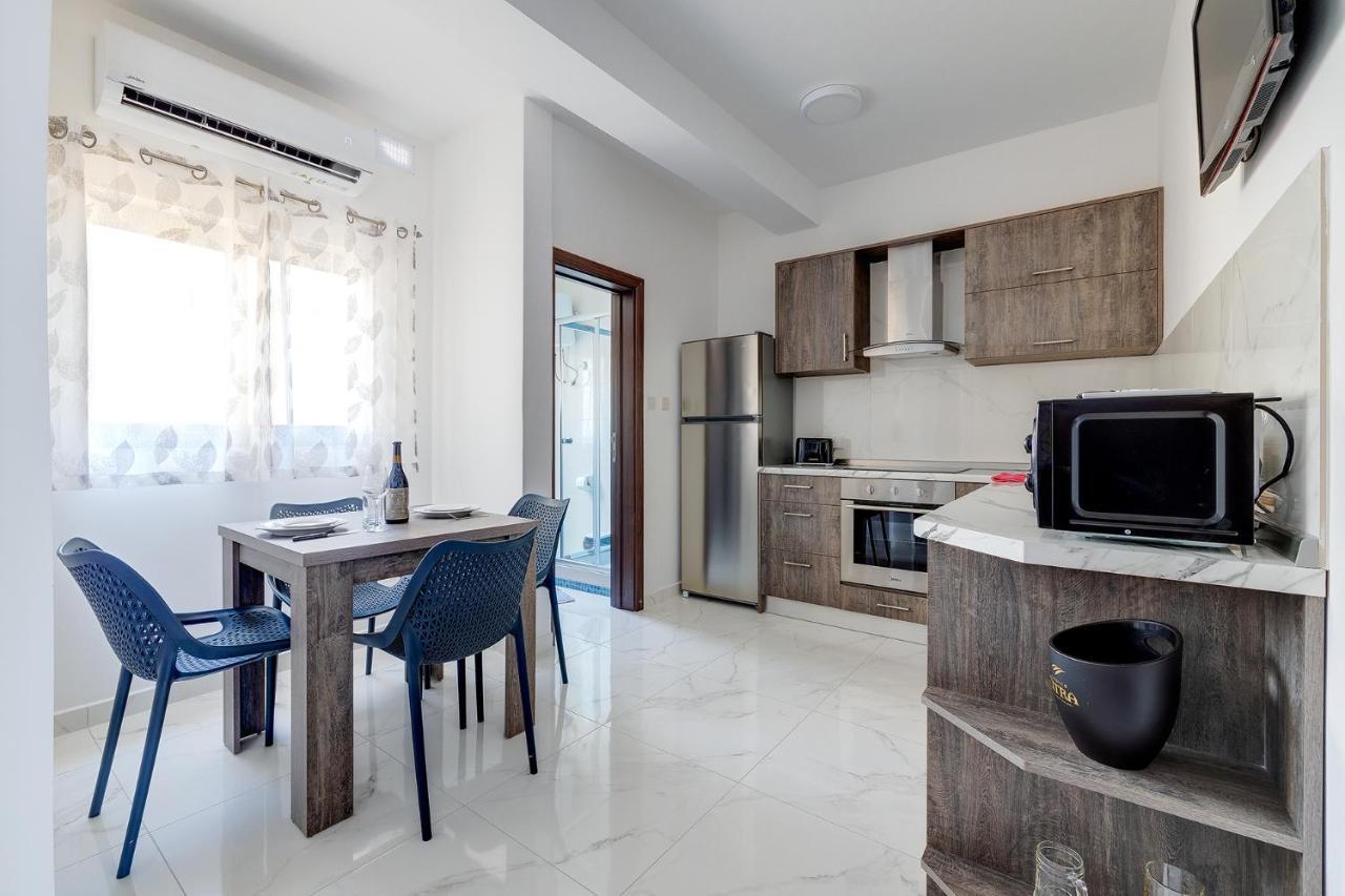 Idyllic Apartment Steps From The Promenade Sliema Exterior foto