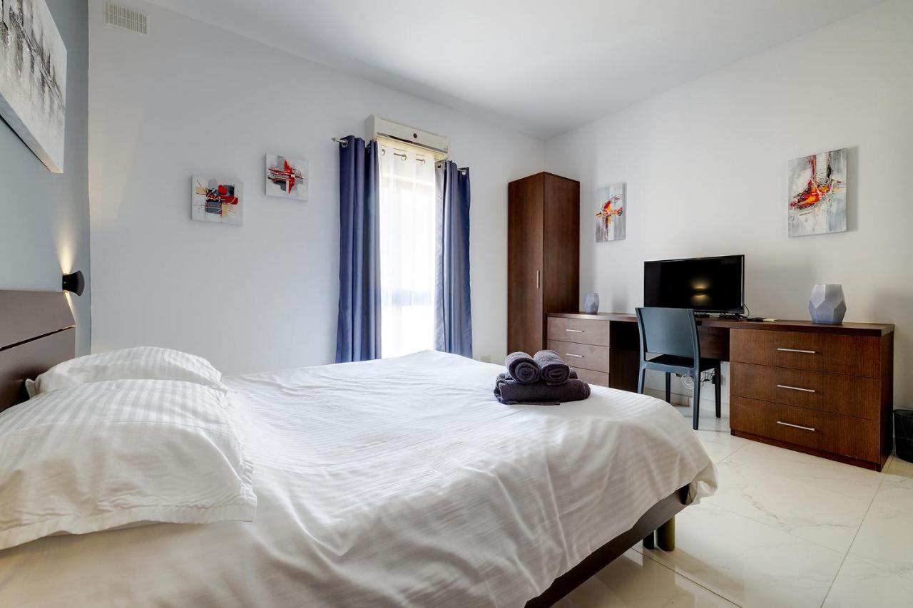 Idyllic Apartment Steps From The Promenade Sliema Exterior foto