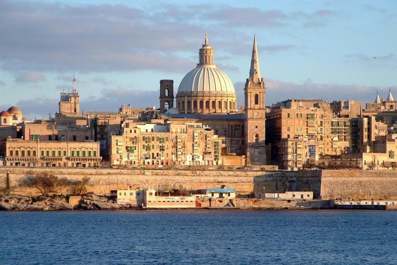 Idyllic Apartment Steps From The Promenade Sliema Exterior foto