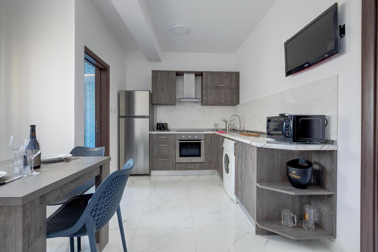 Idyllic Apartment Steps From The Promenade Sliema Exterior foto